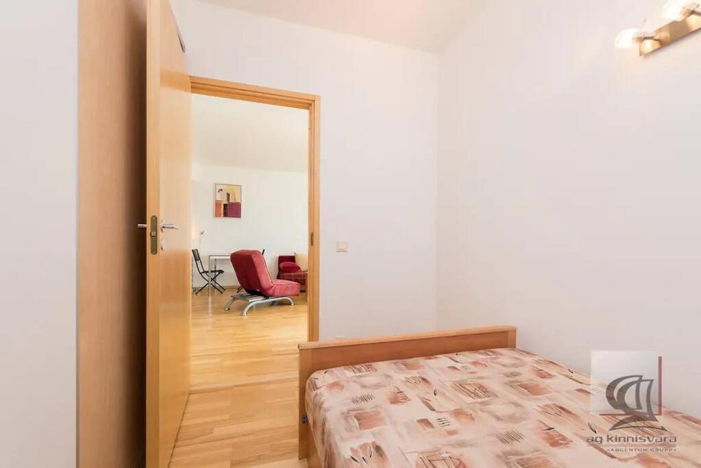 Cozy 2-bedroom Penthouse In The Heart Of