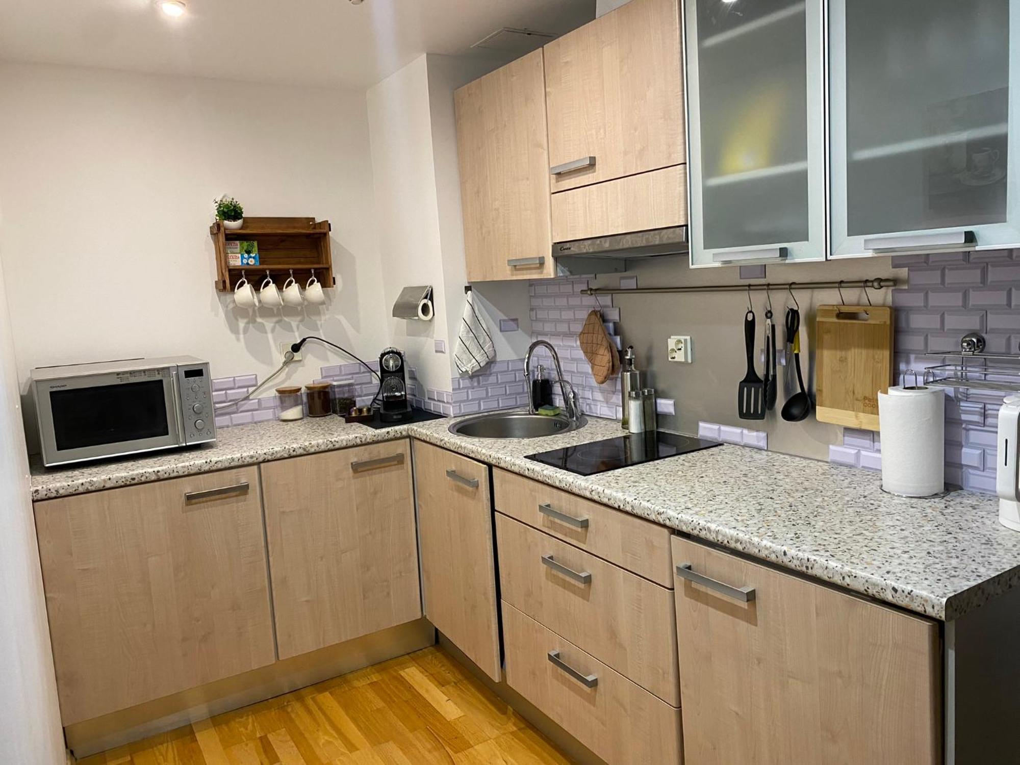 Cozy 2-bedroom Penthouse In The Heart Of *