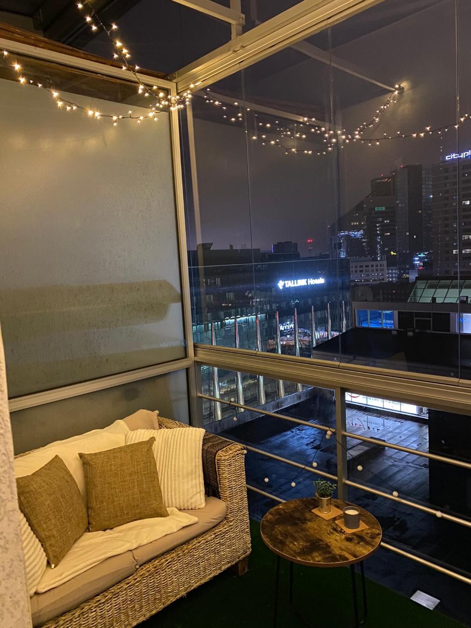 Huoneisto Cozy 2-bedroom Penthouse In The Heart Of Tallinna